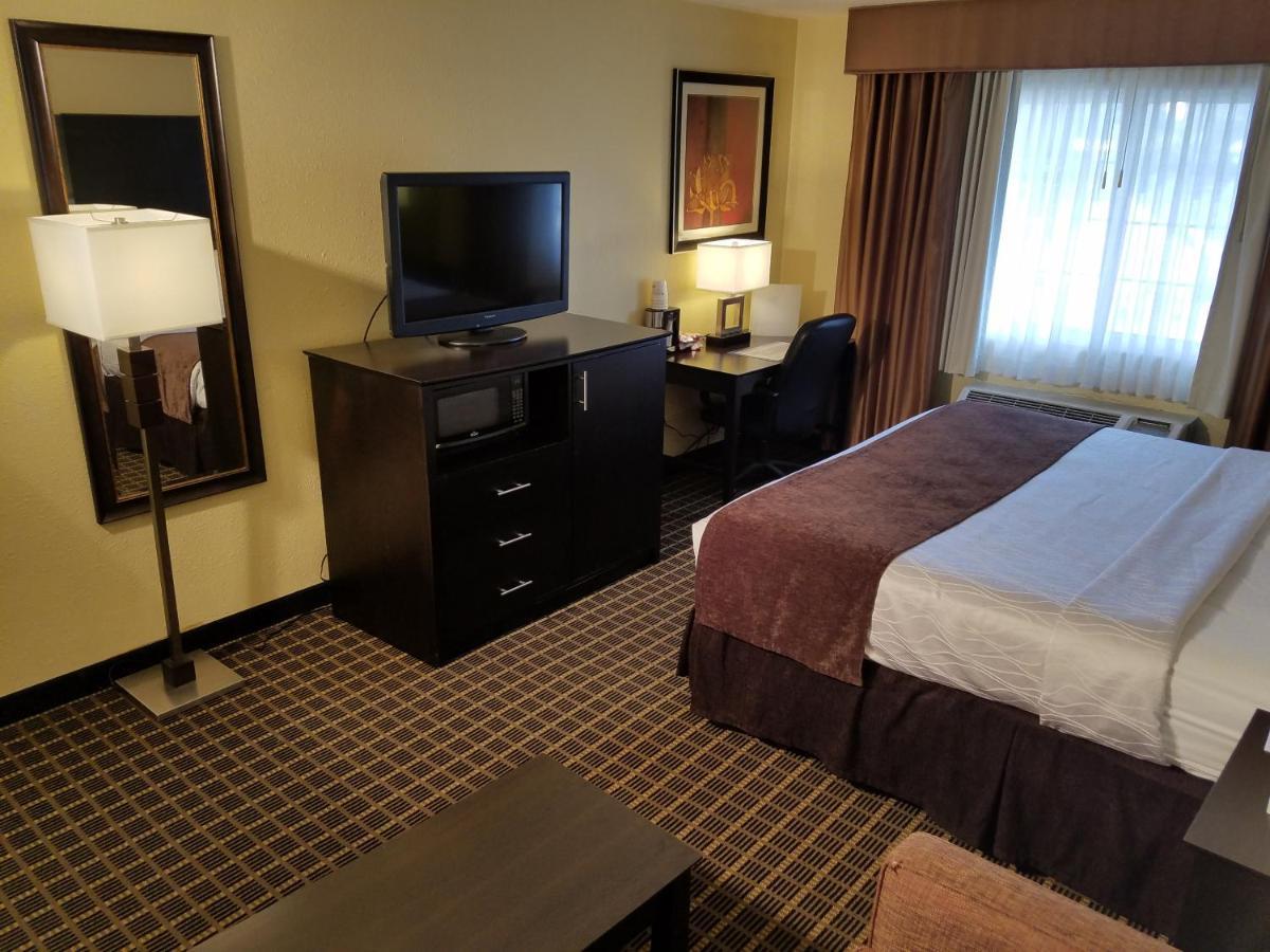 Quality Inn & Suites Morgantown - University Area Exterior foto