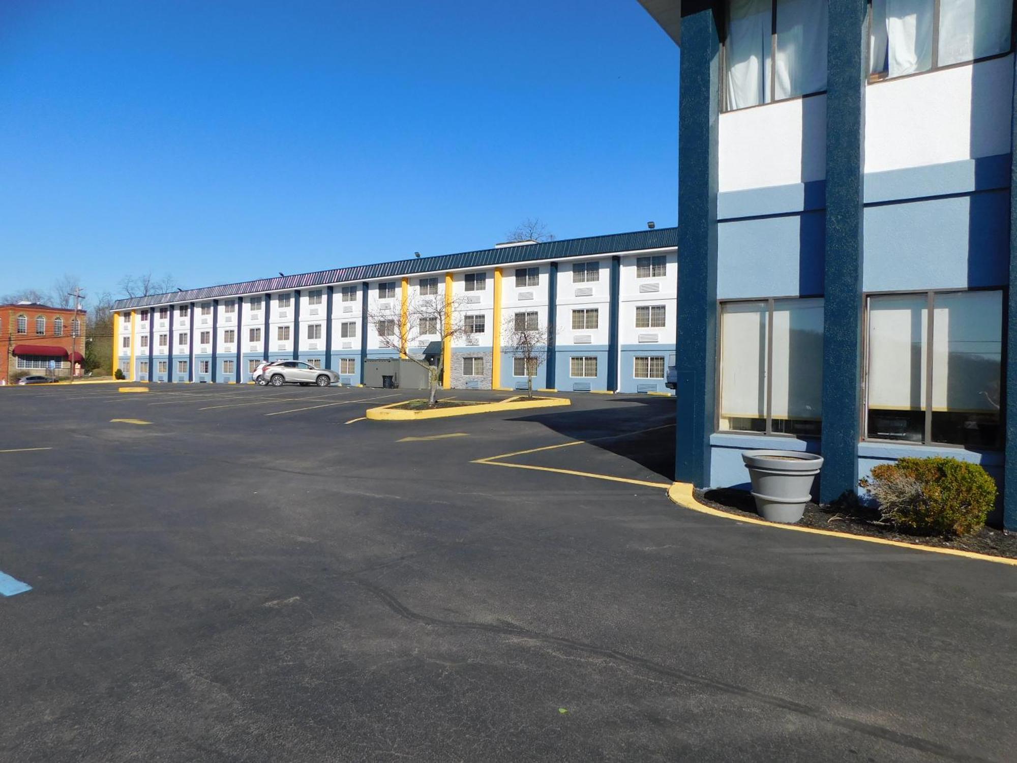 Quality Inn & Suites Morgantown - University Area Exterior foto