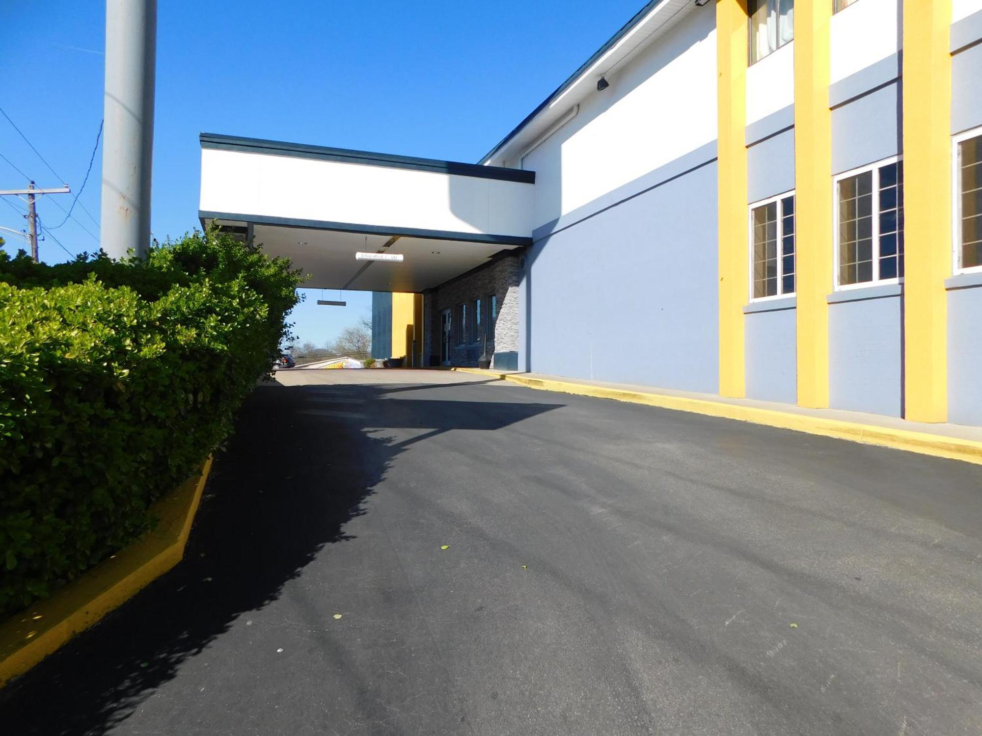 Quality Inn & Suites Morgantown - University Area Exterior foto